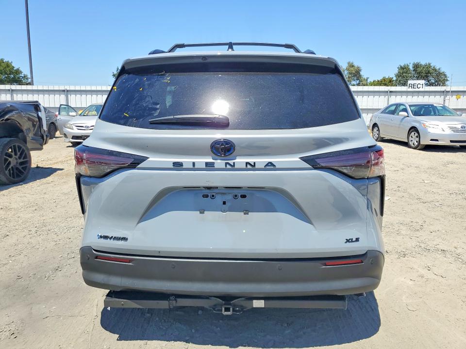 Photo 6 from auction – 2025 TOYOTA SIENNA with VIN 5TDCSKFC4SS173640