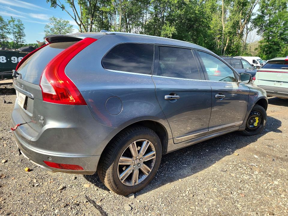 Photo 3 from auction – 2017 VOLVO XC60 with VIN YV440MRU2H2082289