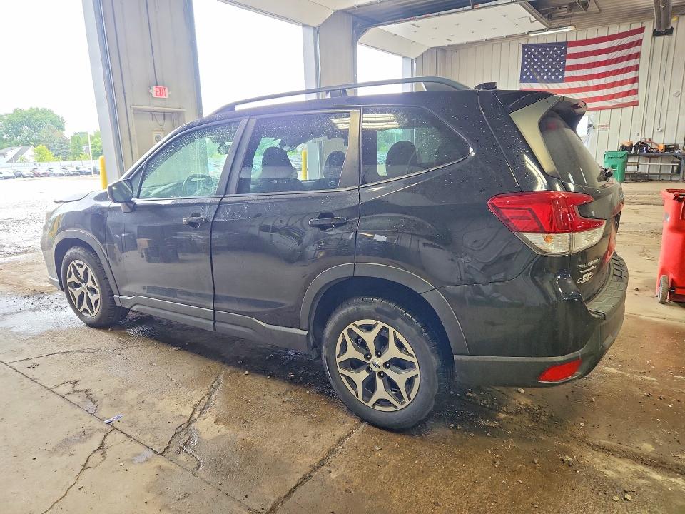 Foto 2 de la subasta – 2021 SUBARU FORESTER con VIN JF2SKAFC6MH465191