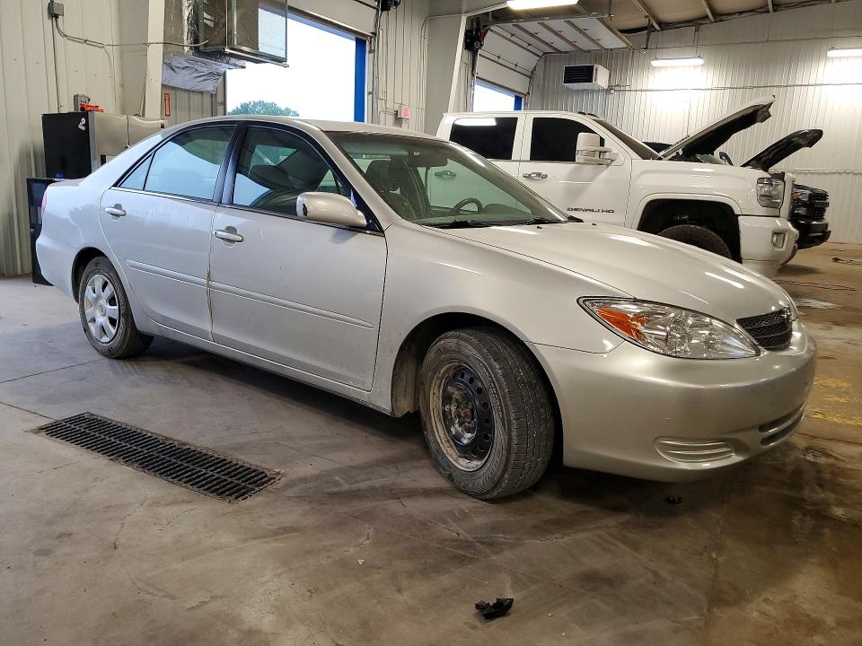 Photo 4 from auction – 2002 TOYOTA CAMRY with VIN 4T1BE32K72U044496