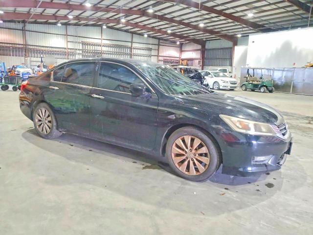 Photo 4 from auction – 2015 HONDA ACCORD with VIN 1HGCR2F83FA066039
