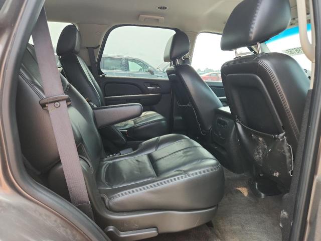 Photo 11 from auction – 2011 CHEVROLET TAHOE with VIN 1GNSCBE05BR382049