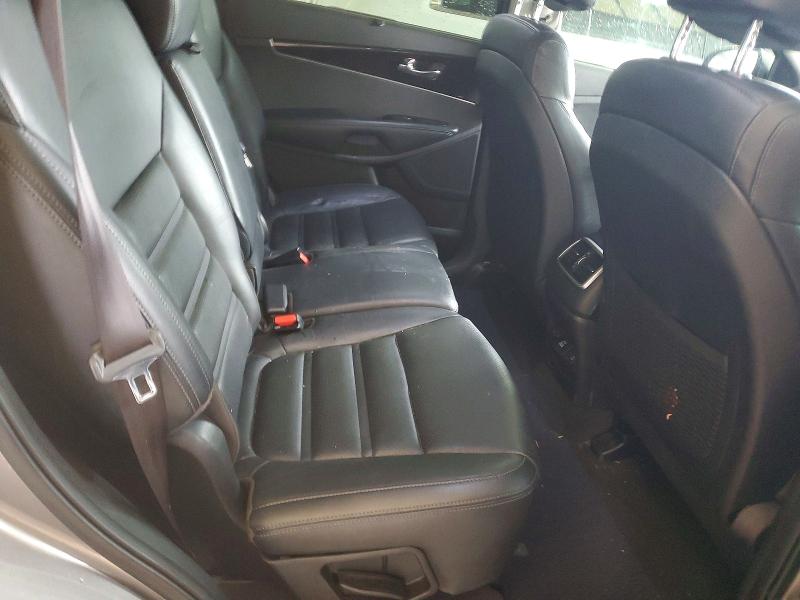 Photo 11 from auction – 2017 KIA SORENTO with VIN 5XYPHDA52HG313453