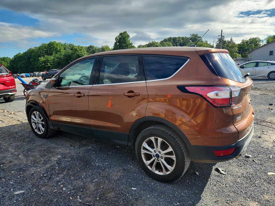 Photo 2 from auction – 2017 FORD ESCAPE with VIN 1FMCU9GD6HUD78550