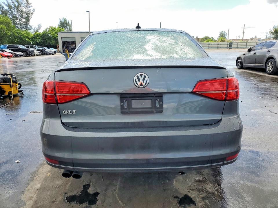 Photo 6 from auction – 2015 VOLKSWAGEN JETTA with VIN 3VW4T7AJ8FM299670