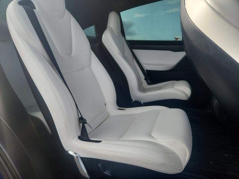 Photo 11 from auction – 2017 TESLA MODEL X with VIN 5YJXCBE40HF075999