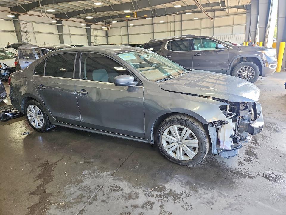 Photo 4 from auction – 2017 VOLKSWAGEN JETTA with VIN 3VW2B7AJ7HM211351