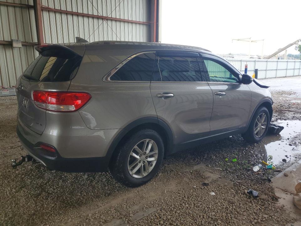 Photo 3 from auction – 2017 KIA SORENTO with VIN 5XYPHDA52HG313453