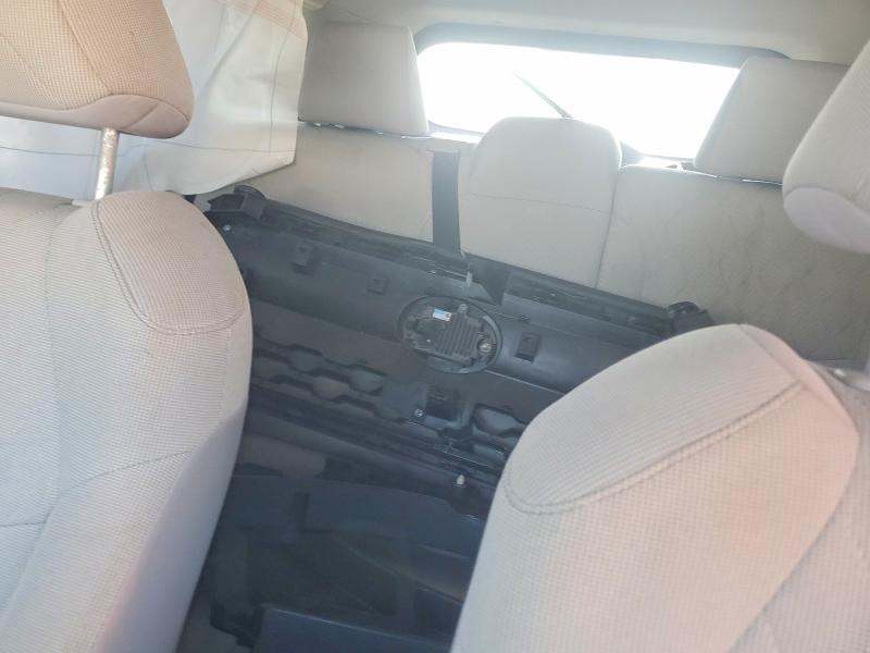 Photo 10 from auction – 2022 TOYOTA COROLLA CROSS with VIN 7MUCAAAG2NV031143