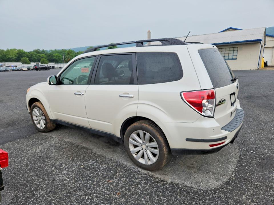 Photo 2 from auction – 2012 SUBARU FORESTER with VIN JF2SHADC7CH411933