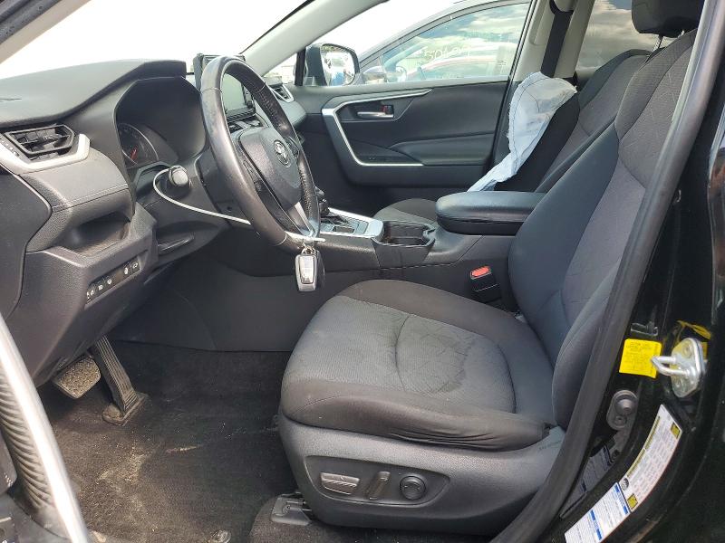 Photo 7 from auction – 2019 TOYOTA RAV4 with VIN 2T3P1RFV1KW047975