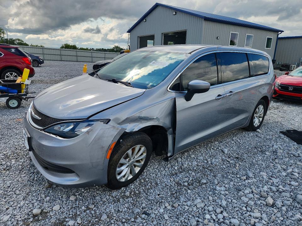 CHRYSLER PACIFICA 2017 with VIN 2C4RC1DG7HR519995 - Photo from auction