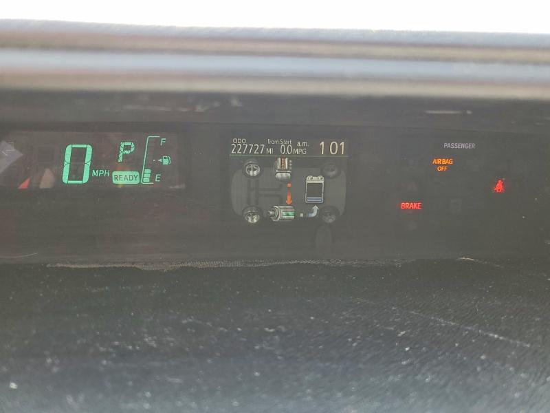 Photo 9 from auction – 2012 TOYOTA PRIUS C with VIN JTDKDTB33C1003902