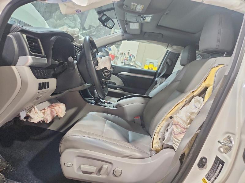 Photo 7 from auction – 2014 TOYOTA HIGHLANDER with VIN 5TDJKRFH6ES045819