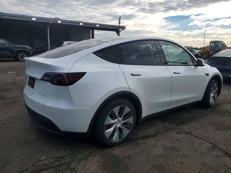 Photo 3 from auction – 2023 TESLA MODEL Y with VIN 7SAYGDEE5PF799444