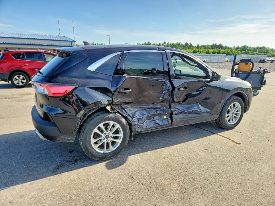 Photo 3 from auction – 2022 FORD ESCAPE with VIN 1FMCU9G68NUA36353