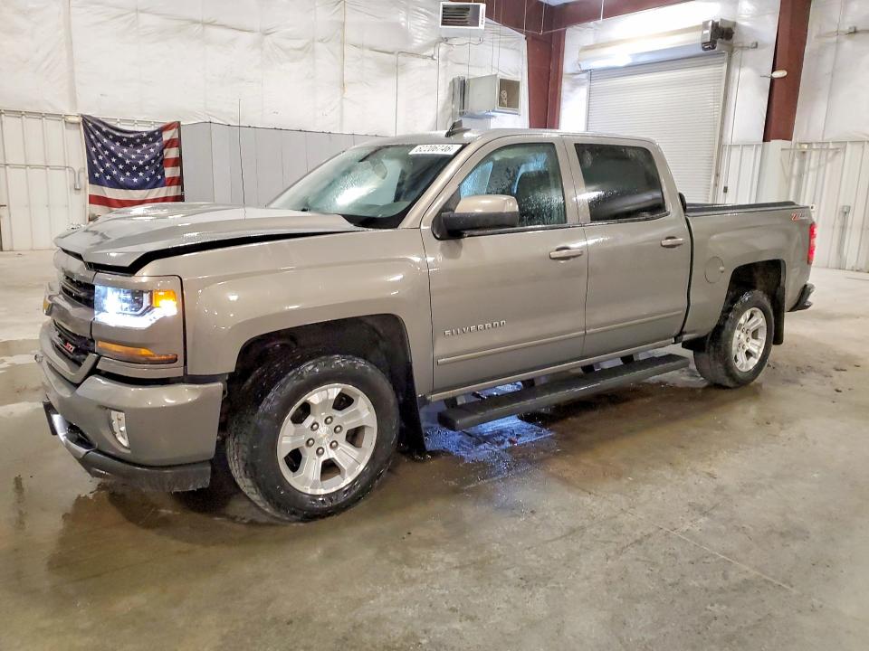 CHEVROLET SILVERADO 2017 with VIN 3GCUKRECXHG268693 - Photo from auction