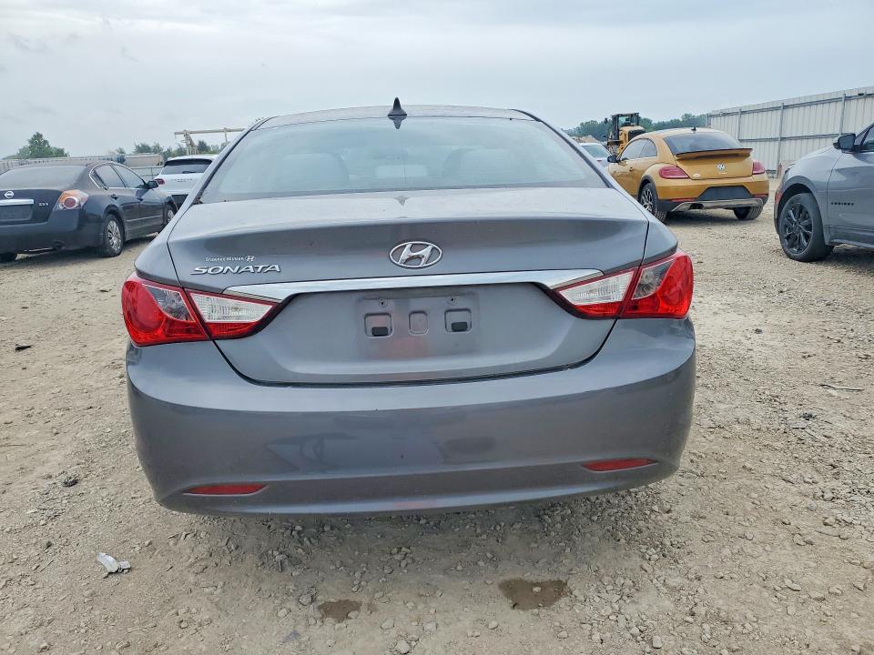 Photo 6 from auction – 2011 HYUNDAI SONATA with VIN 5NPEB4AC1BH062769