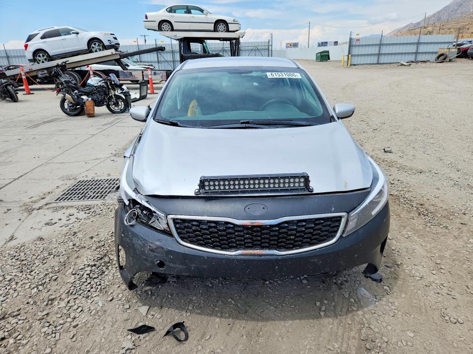 Photo 5 from auction – 2017 KIA FORTE with VIN 3KPFK4A72HE018171