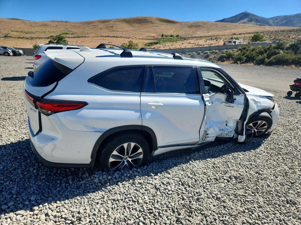 Photo 3 from auction – 2021 TOYOTA HIGHLANDER with VIN 5TDHBRCH5MS050849