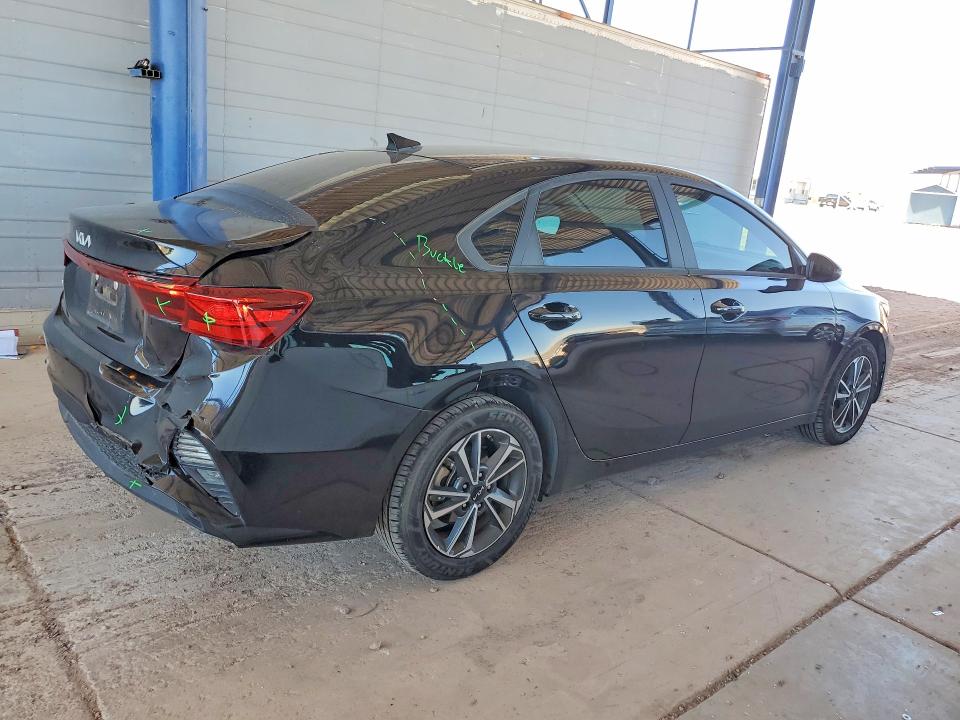 Photo 3 from auction – 2022 KIA FORTE with VIN 3KPF24AD0NE481881