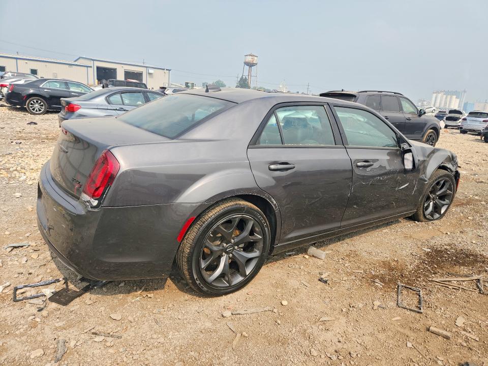 Photo 3 from auction – 2023 CHRYSLER 300 with VIN 2C3CCABG0PH637002