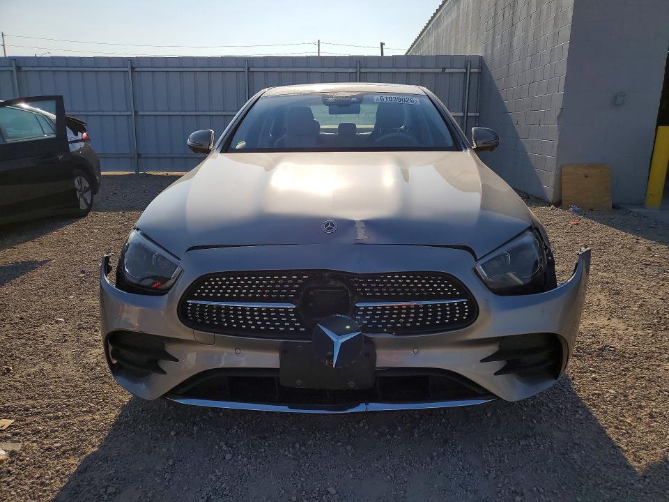 Photo 5 from auction – 2022 MERCEDES-BENZ E with VIN W1KZF8EB4NB029467