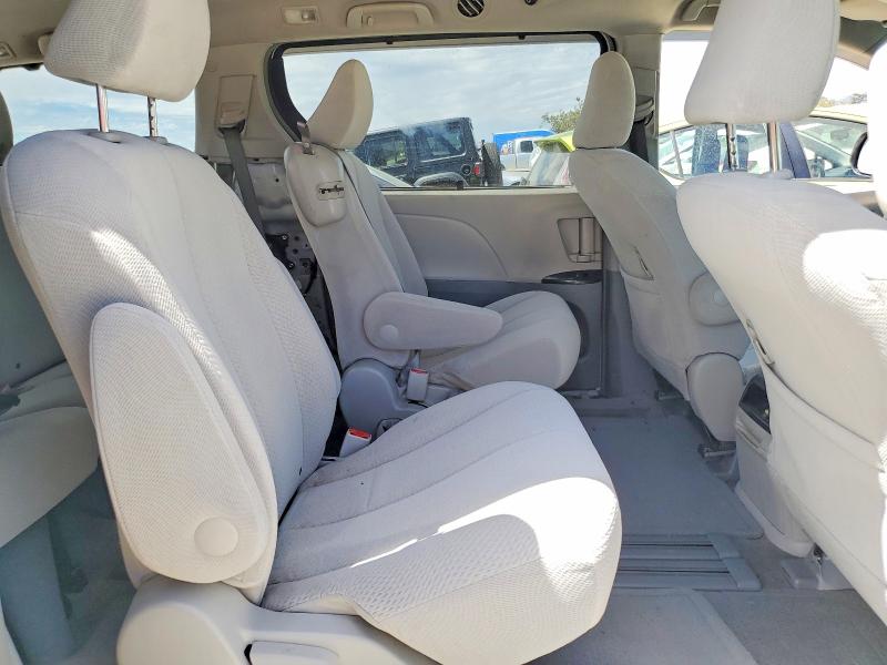 Photo 11 from auction – 2012 TOYOTA SIENNA with VIN 5TDKK3DC6CS272935