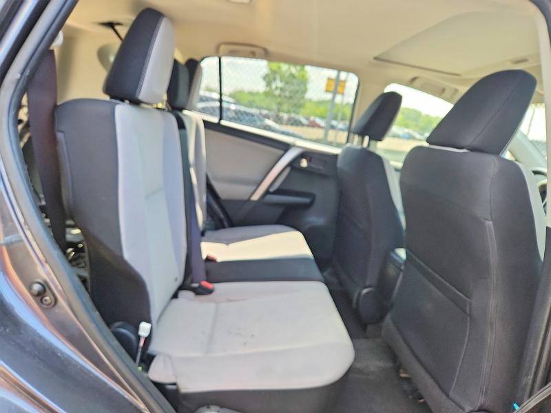 Photo 11 from auction – 2018 TOYOTA RAV4 with VIN JTMRFREV4JJ720234
