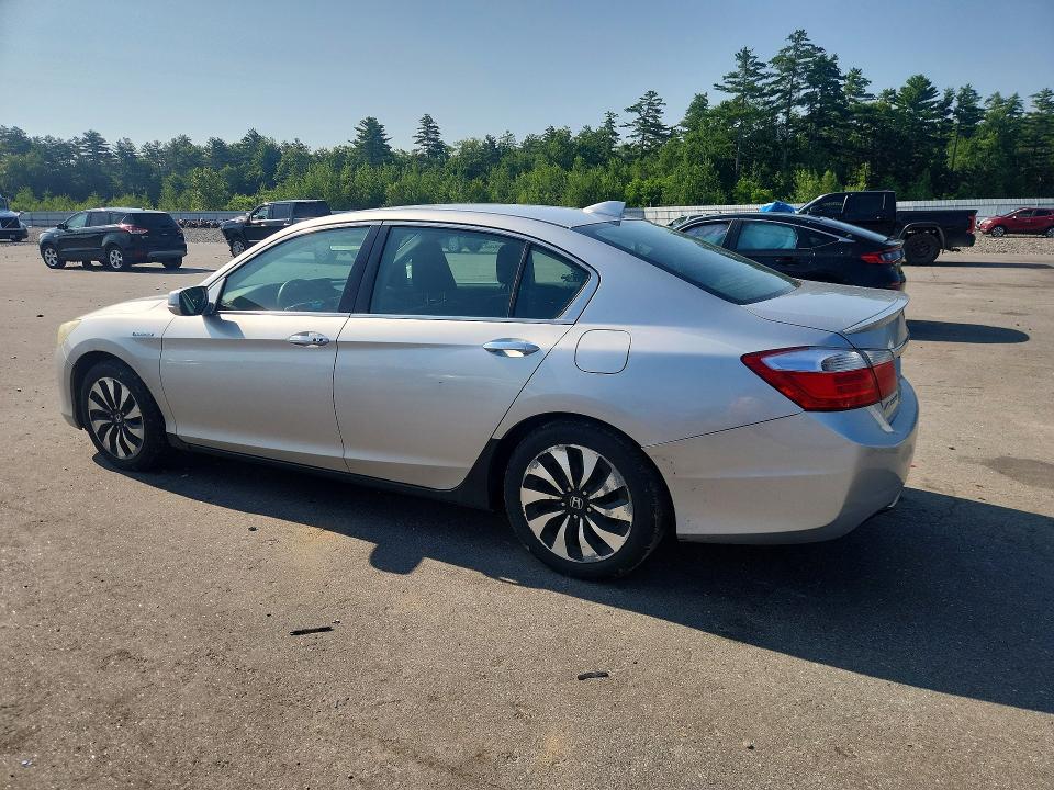 Photo 2 from auction – 2015 HONDA ACCORD with VIN 1HGCR6F36FA002251