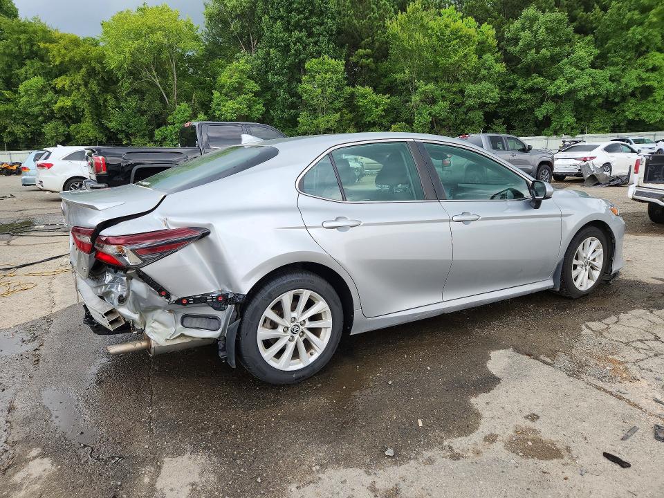 Photo 3 from auction – 2023 TOYOTA CAMRY with VIN 4T1C11AK5PU079762
