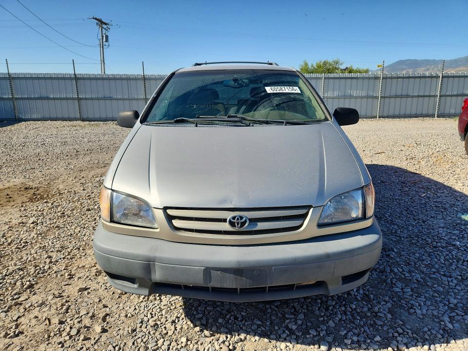 Снимка 5 от търг – 2001 TOYOTA SIENNA с VIN 4T3ZF13C21U368260