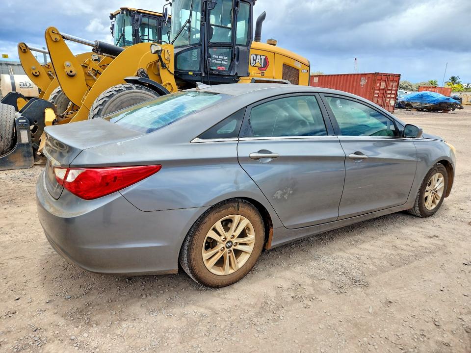 Photo 3 from auction – 2013 HYUNDAI SONATA with VIN 5NPEB4AC7DH527638