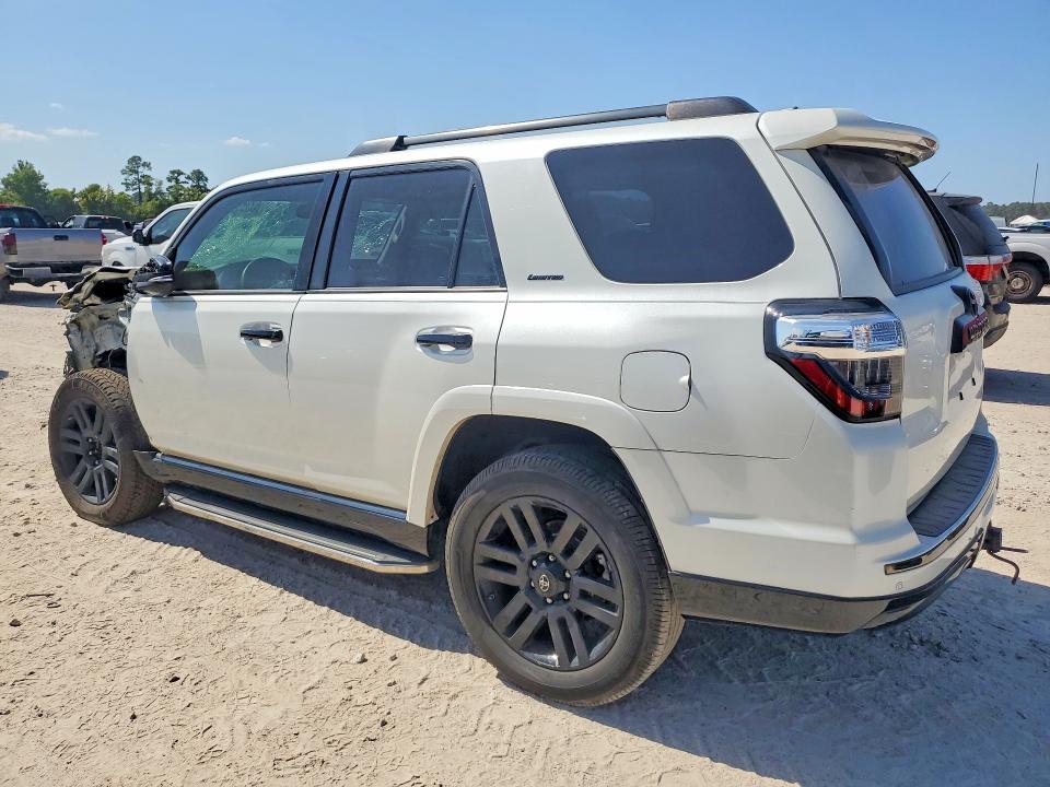 Photo 2 from auction – 2020 TOYOTA 4RUNNER with VIN JTEZU5JR0L5220523