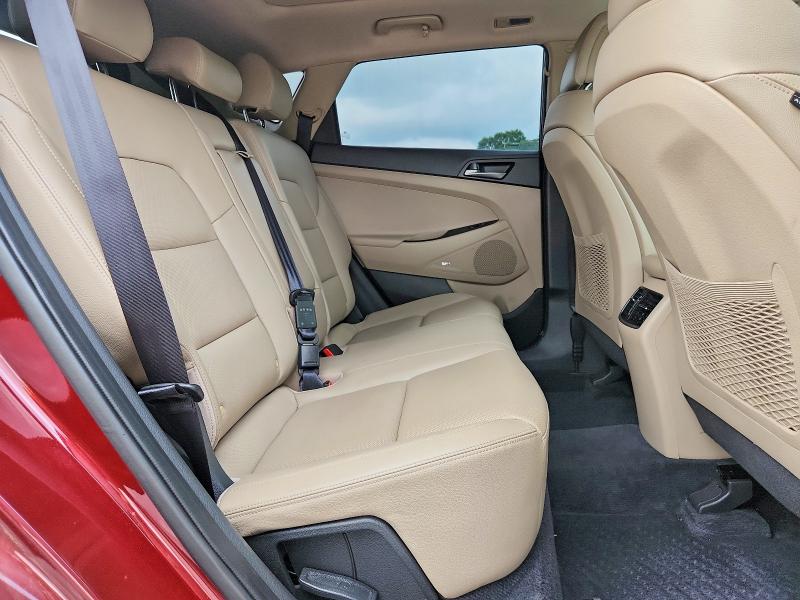Photo 11 from auction – 2018 HYUNDAI TUCSON with VIN KM8J3CA23JU608937