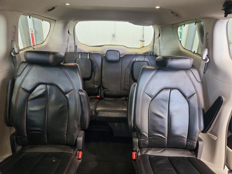 Photo 10 from auction – 2017 CHRYSLER PACIFICA with VIN 2C4RC1BG8HR794309
