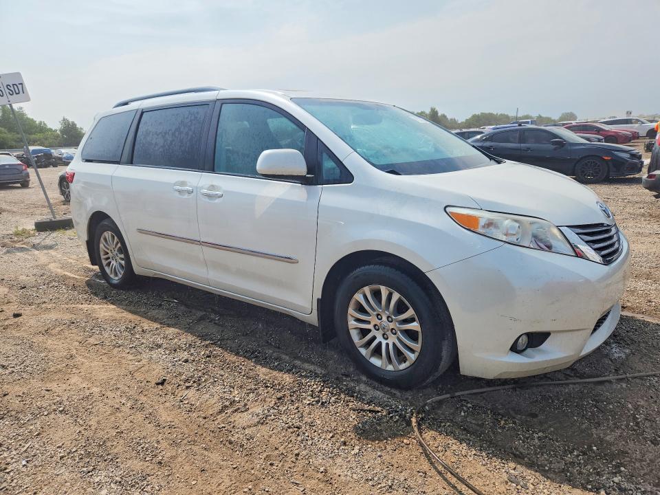 Zdjęcie 4 z aukcji – 2017 TOYOTA SIENNA z VIN 5TDYZ3DC6HS827976