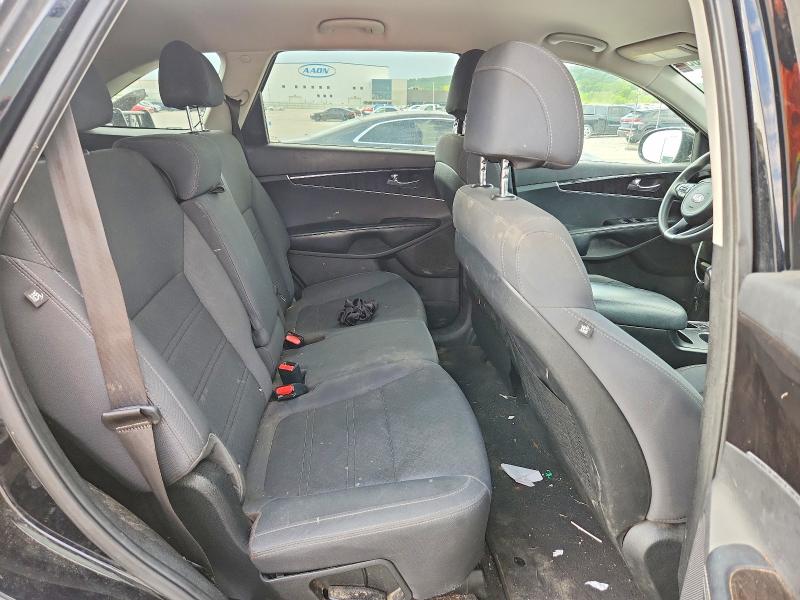 Photo 11 from auction – 2017 KIA SORENTO with VIN 5XYPG4A56HG224441