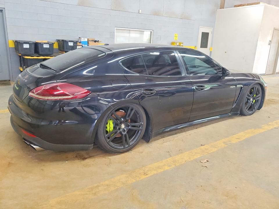 Photo 3 from auction – 2016 PORSCHE PANAMERA with VIN WP0AD2A77GL040584