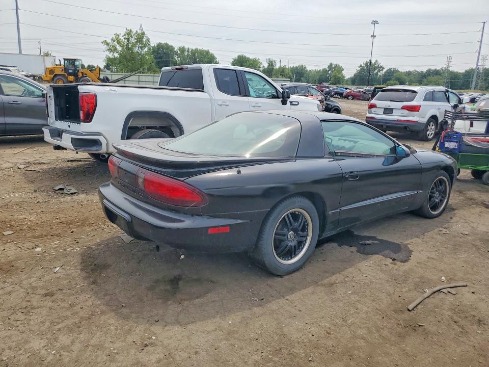 Photo 3 from auction – 1994 PONTIAC FIREBIRD with VIN 2G2FS22S2R2206385