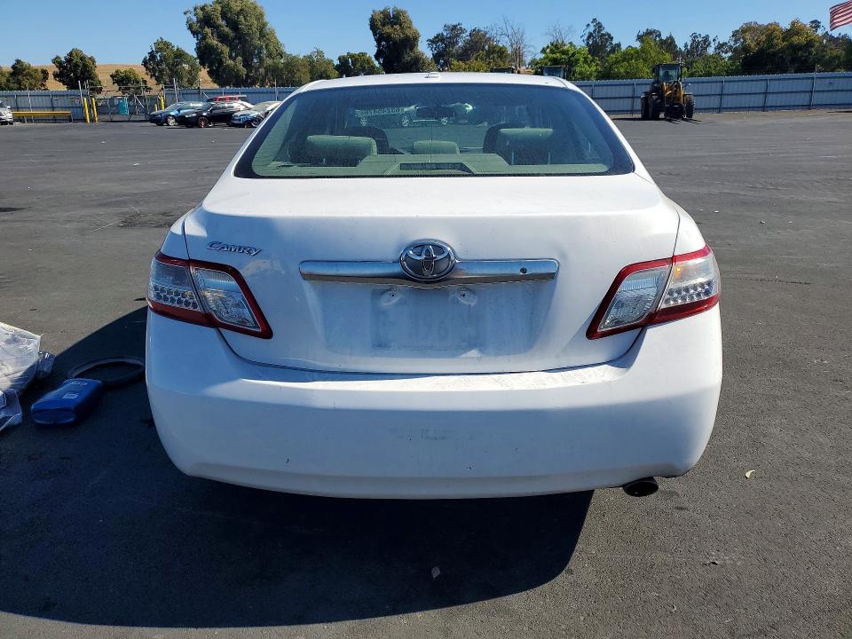 Photo 6 from auction – 2011 TOYOTA CAMRY with VIN 4T1BB3EK7BU135398