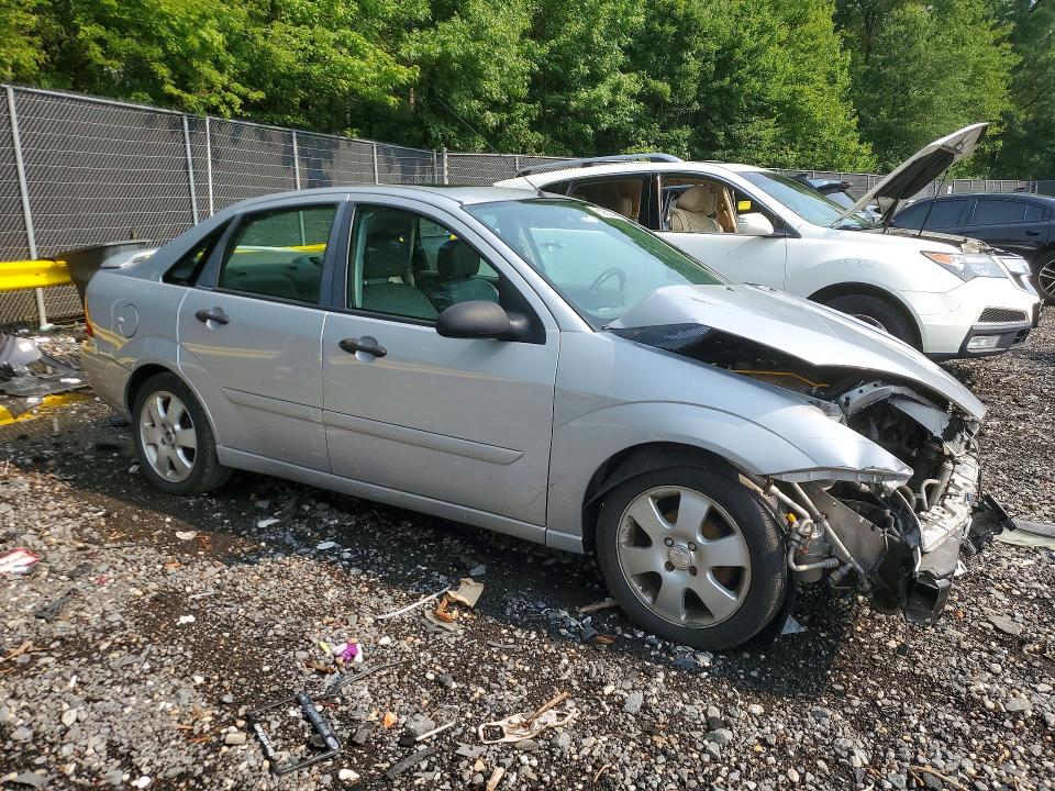 Photo 4 from auction – 2002 FORD FOCUS with VIN 1FAFP38382W152037
