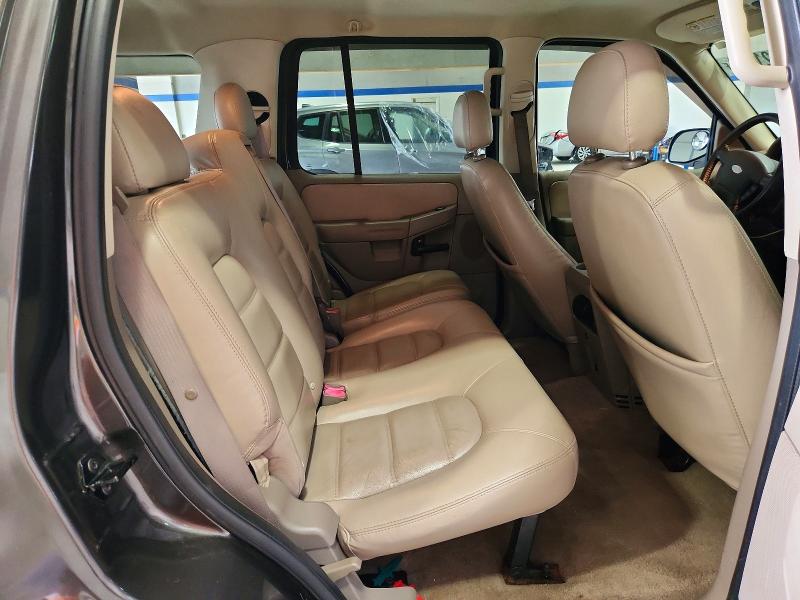Photo 11 from auction – 2005 FORD EXPLORER with VIN 1FMZU73W05UA14805