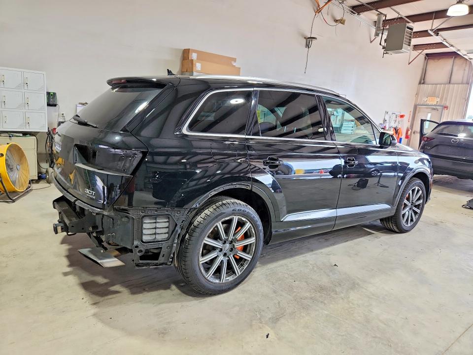 Photo 3 from auction – 2017 AUDI Q7 with VIN WA1LAAF75HD011174