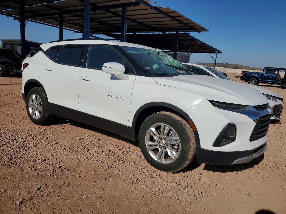 Photo 4 from auction – 2021 CHEVROLET BLAZER with VIN 3GNKBJRS0MS571975