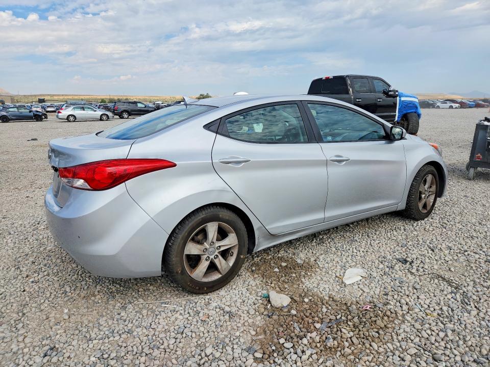 Photo 3 from auction – 2012 HYUNDAI ELANTRA with VIN KMHDH4AE7CU349631