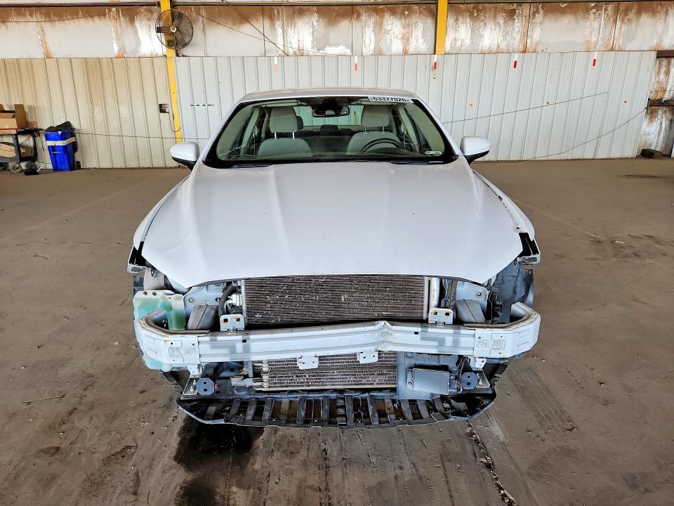 Photo 5 from auction – 2019 FORD FUSION with VIN 3FA6P0LU3KR221993