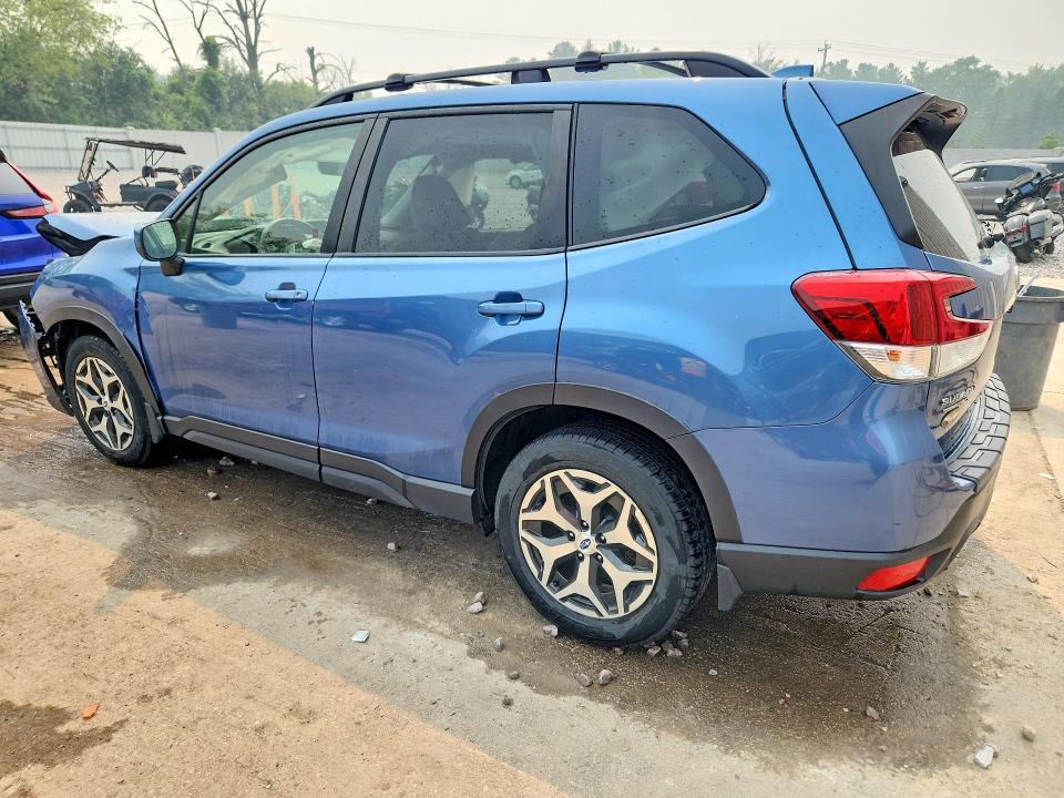 Photo 2 from auction – 2019 SUBARU FORESTER with VIN JF2SKAGC7KH462859