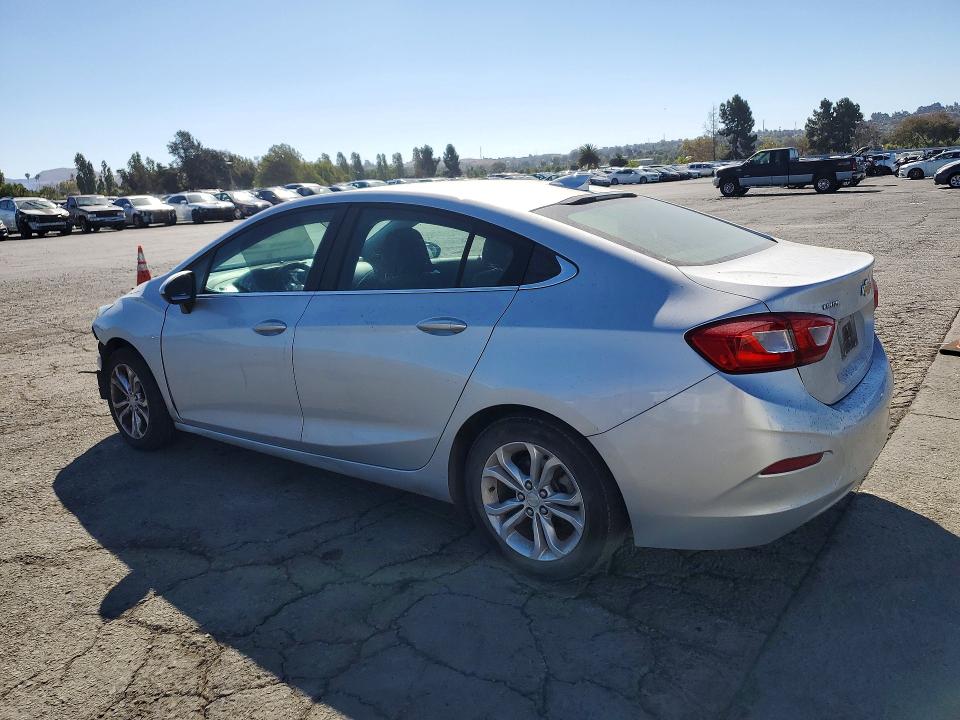 Снимка 2 от търг – 2019 CHEVROLET CRUZE с VIN 1G1BE5SM7K7107184