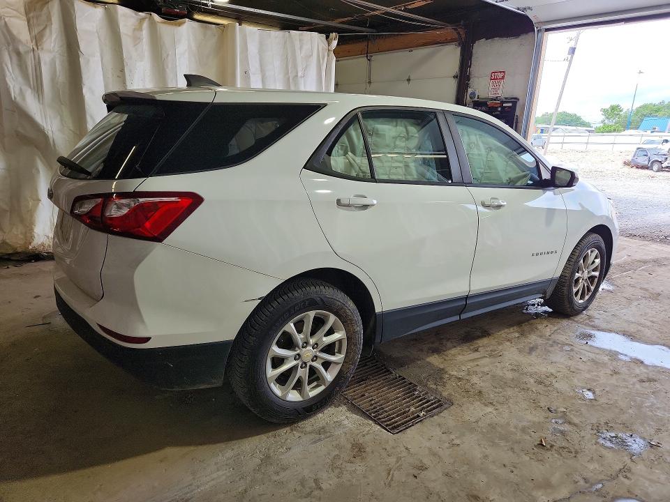 Photo 3 from auction – 2020 CHEVROLET EQUINOX with VIN 2GNAXHEVXL6285067
